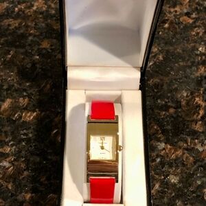 Elegant Red and Gold Quartz Women's Watch